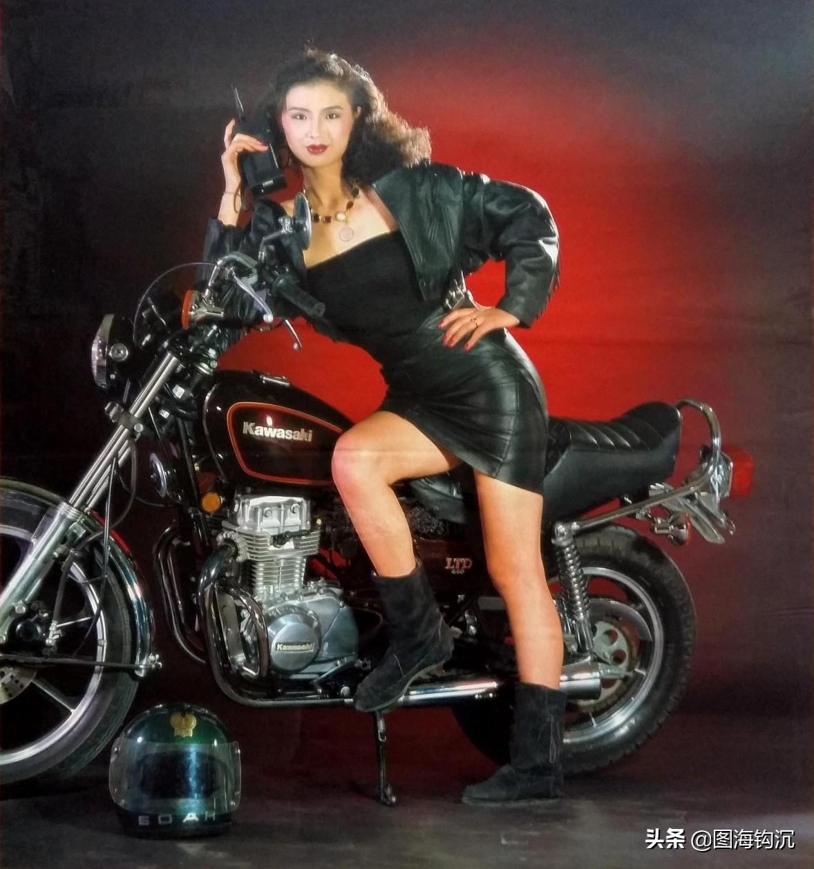 上世纪90年代的摩托女郎 川崎250双缸太子车,摩托女郎手中