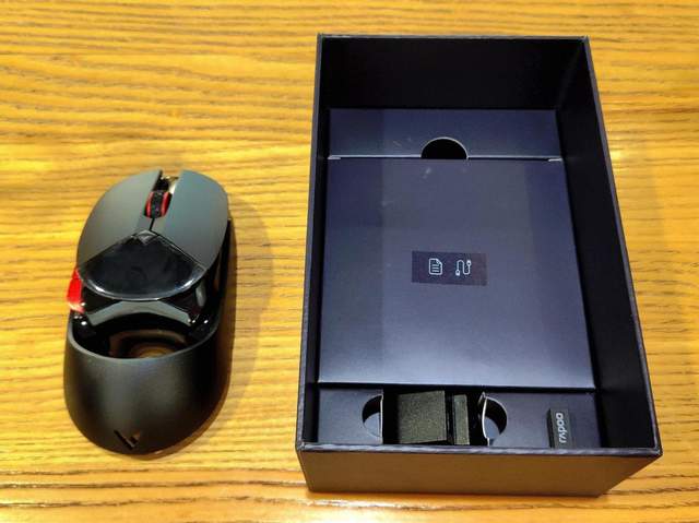 雷柏VT960S无线游戏鼠标，开启OLED屏幕+RGB灯酷炫游戏新体验