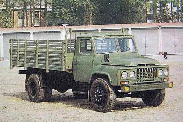 80后才会认识的东风140型卡车,我考驾照时使用的车型!你们