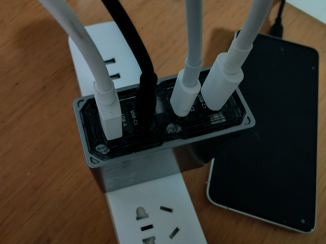 努比亚100W氮化镓，双C口，轻便又方便