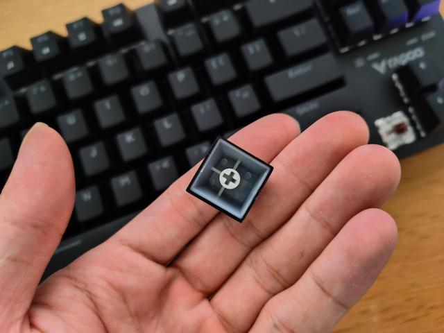 雷柏V500Pro-87机械键盘评测：既能无线连接也能有线连接