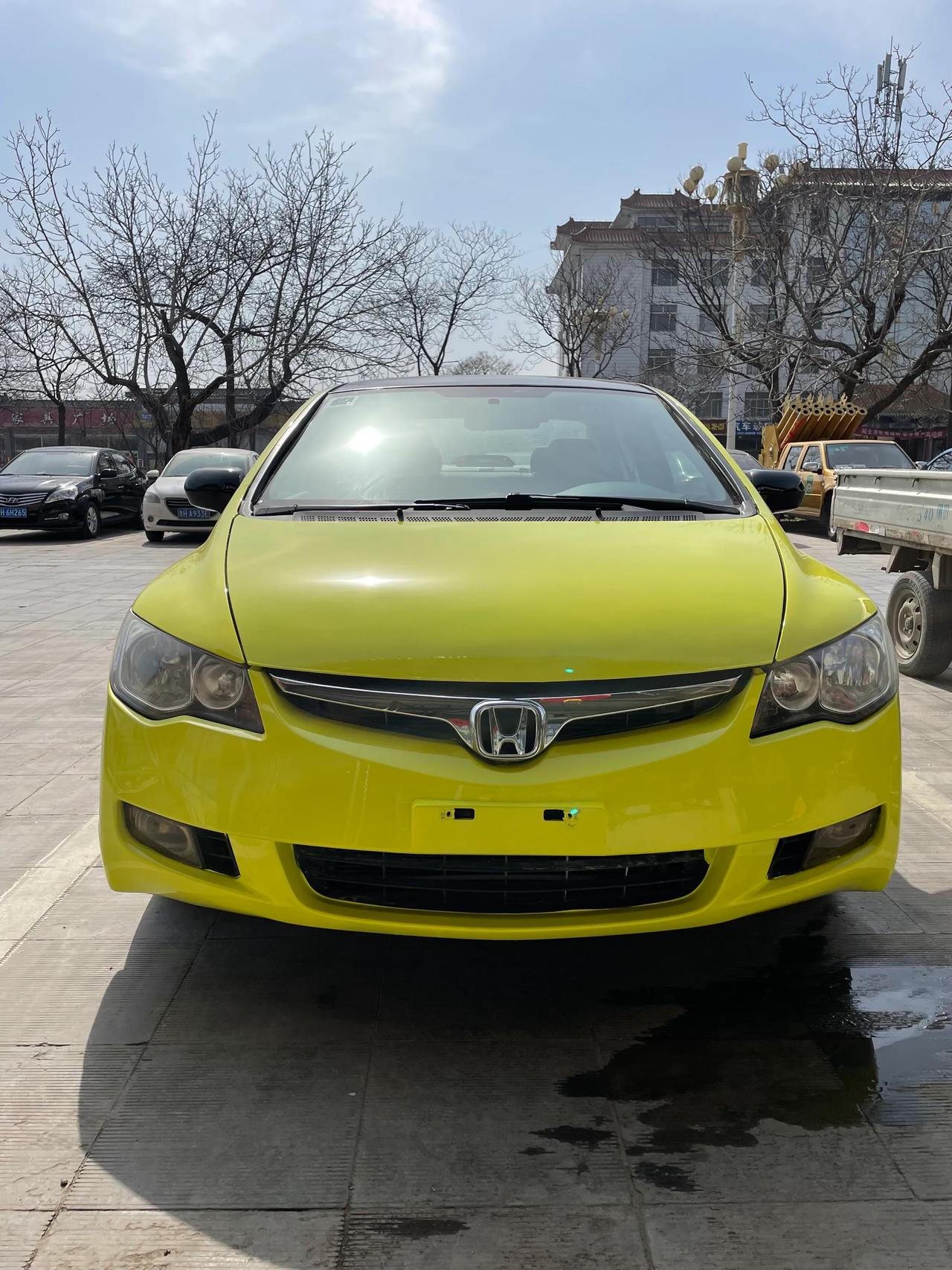 本田思铭荧光黄车漆