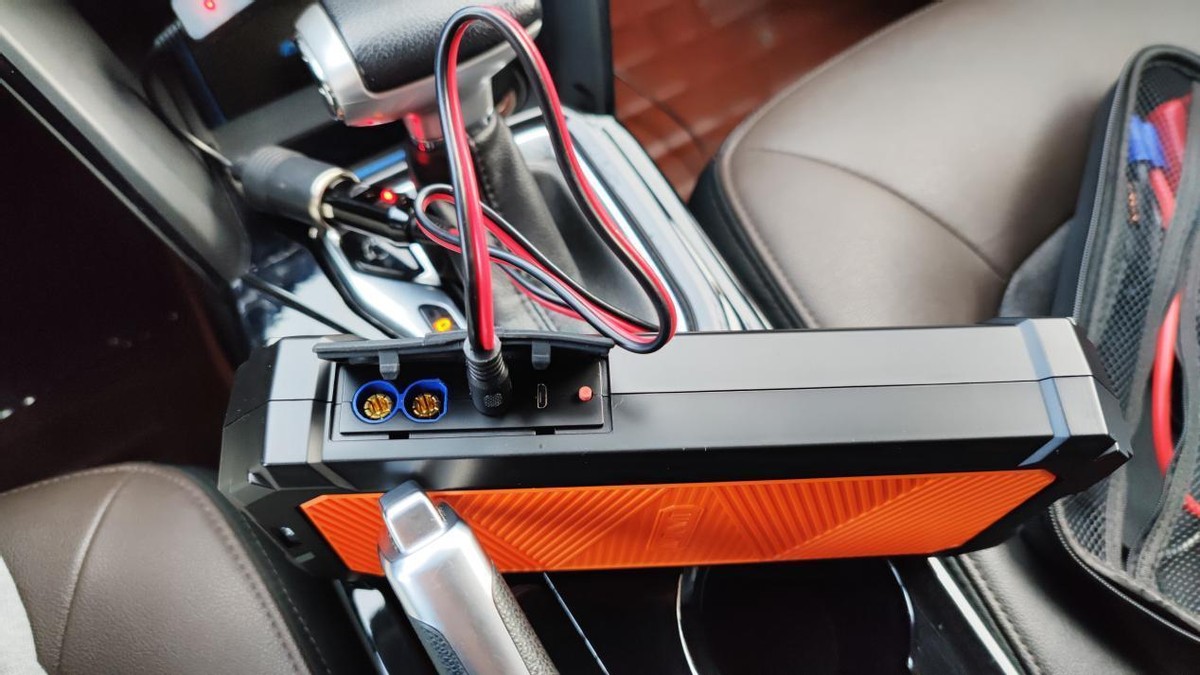 北方有车一族冬天必备的Autowit汽⻋应急电源