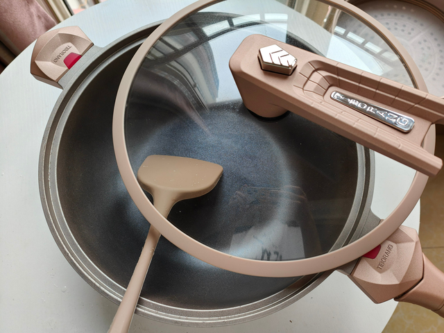 万万想不到，汪东城代言的龙纹鏊同款锅居然让我厨艺大涨！