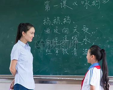 老师用包容和爱感化学生，砖头学生也能变成好孩子