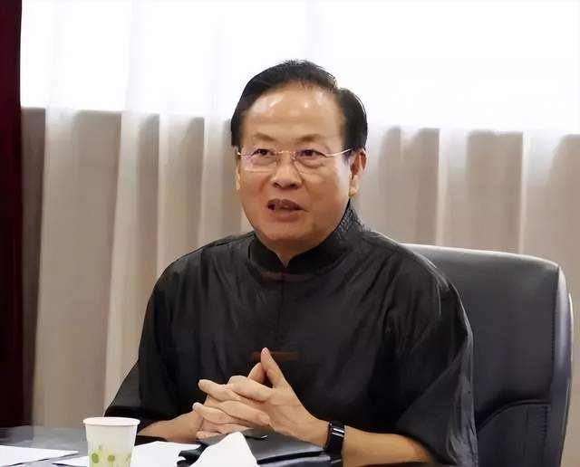 蔡东士:从高考状元到广东省委副书记 内容图1 潮汕网-实时追踪潮商/潮汕/汕头/揭阳/潮州的新闻资讯网站! 蔡东士:从高考状元到广东省委副书记 潮商资讯 图1张