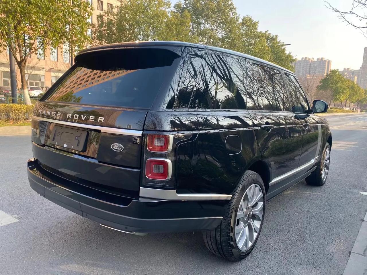 路虎|揽胜传世加长经典版 ·2021年7月上牌 8000公里