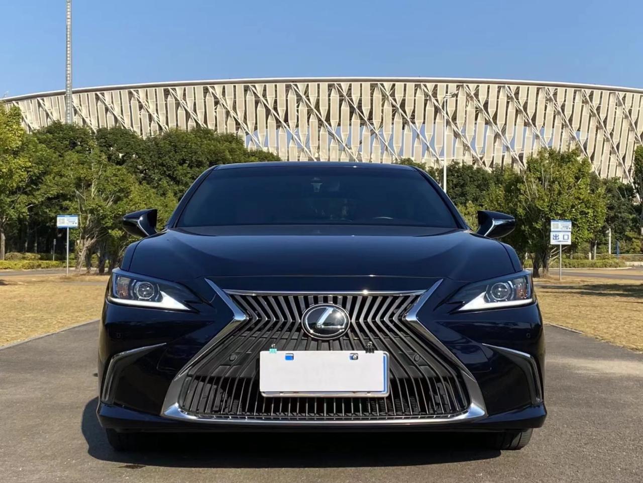 雷克萨斯 es200 卓越版 20年4月 2.1万公里 2