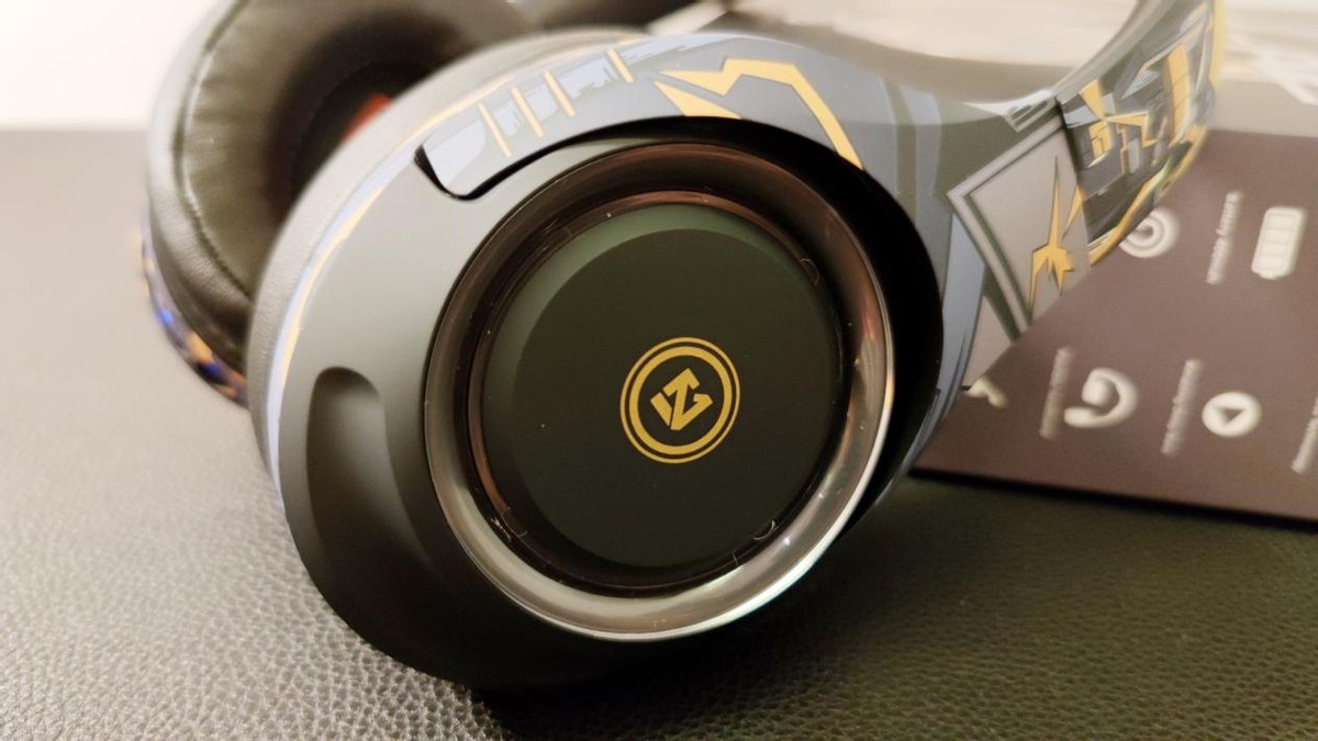 颜值超高而且可便携折叠的高保真深海之声蓝牙耳机