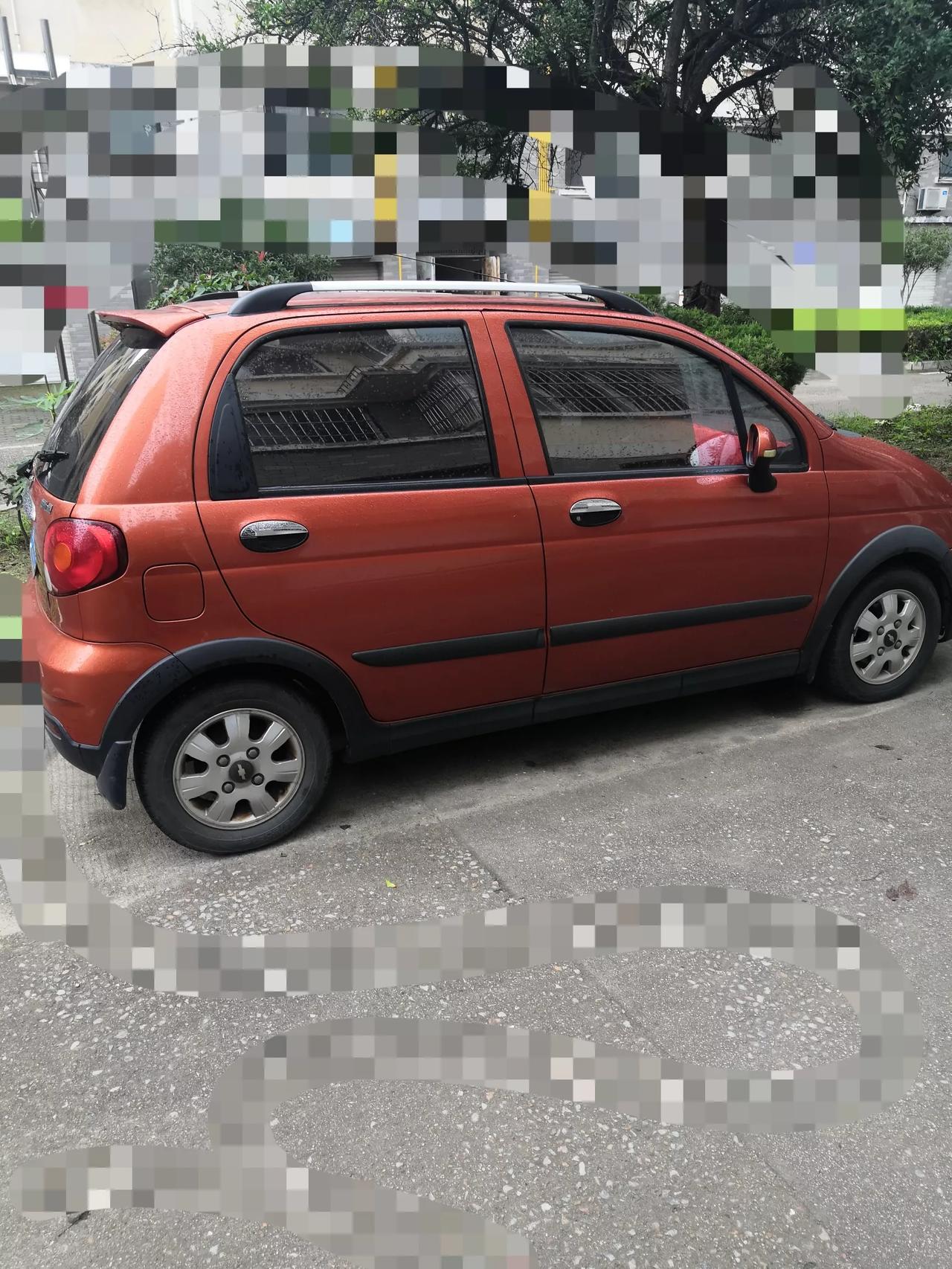 一辆乐驰二手的也就一万元为什么很多人要买个三轮呢三轮也得两万多要