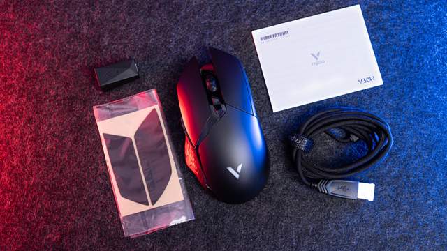 FPS游戏玩家新选择,能甩狙的雷柏V30W无线游戏鼠标