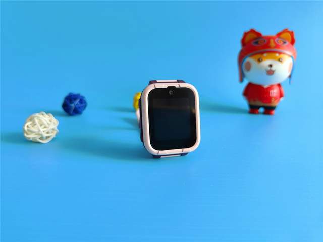 提前给孩子的六一儿童节礼物—支持微信畅聊的360儿童电话手表10X