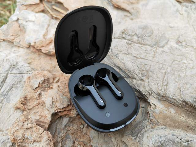 直播主播耳机——无线监听耳机更方便更好用