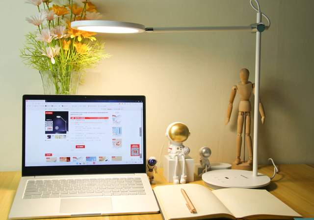 真正懂护眼的台灯，南卡护眼灯L1，家长安心之选