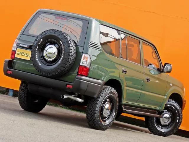 复古版丰田霸道改的很好看