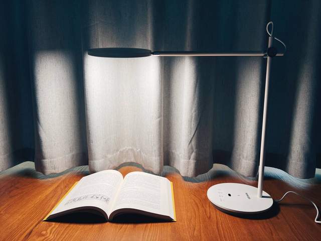 南卡L1护眼台灯，孩子学习小帮手