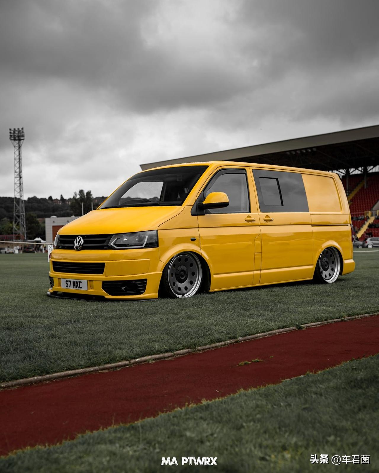 大众面包车低趴改装案例