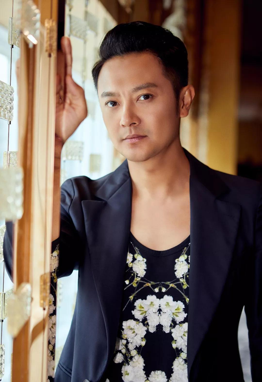 这些年,印小天经历了人心险恶与世态炎凉,事业和感情