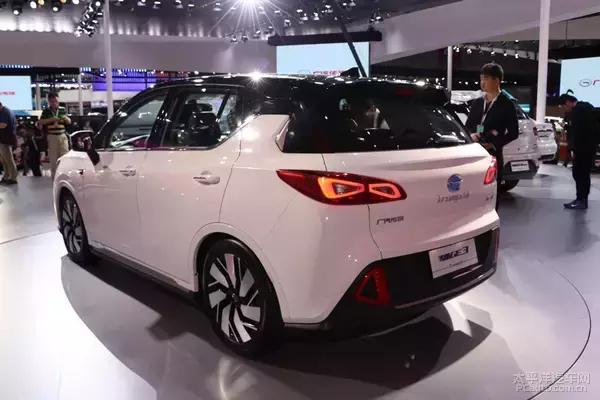 广汽传祺电动汽车价格，广汽传祺新能源平首款纯电动车发布 预售价23.28万起