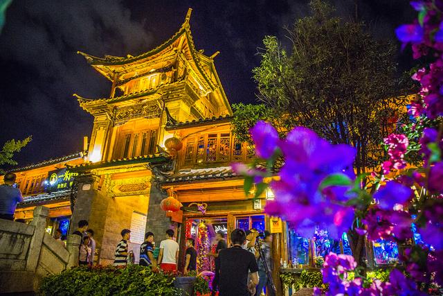 丽江大研花巷(丽江古城是不是就是大研古镇)