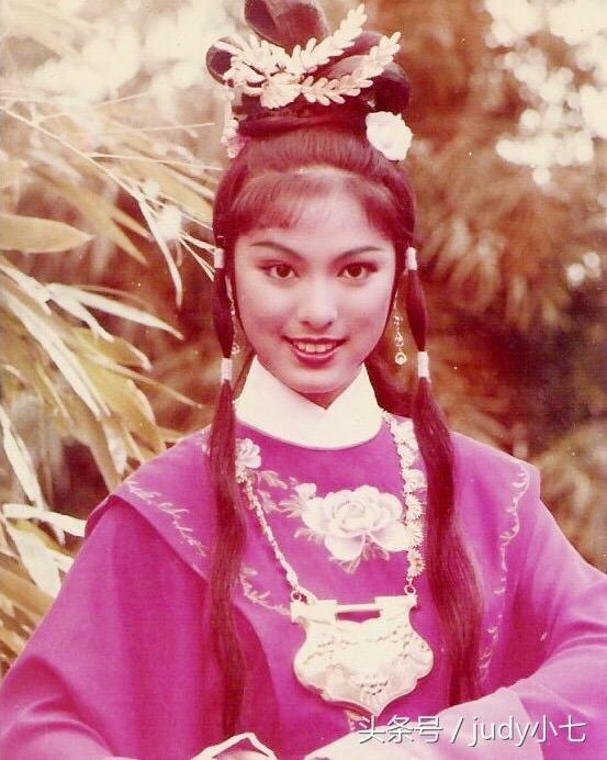 ��ѩ ��װ(������Ӱ�ݡ���ѩ�����;������޹�װ����Ƭ�ؼ�)