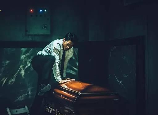 �۾���ӰϷ:Ϊ�˾ȱ����İ�����,�������ھ�(��Ա�����飬��æ������������䣬�뷽�跨����ĸ�׹�ľ������)