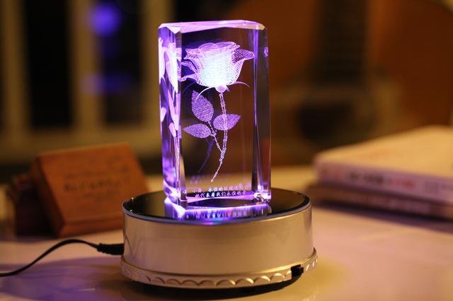 这是一朵用0和1组成的量子态玫瑰我用世界上最简单的数字,来表达最