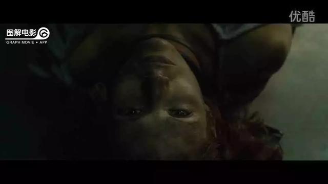 医生示范身体乳