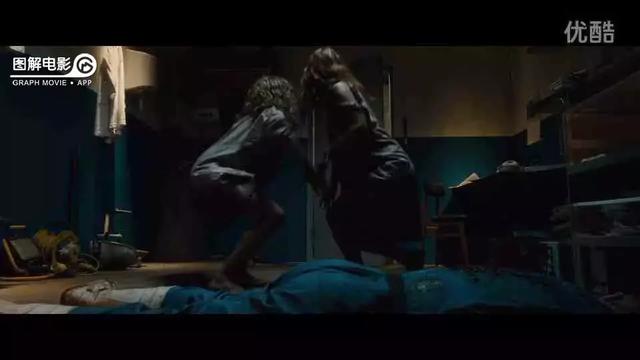 医生示范身体乳