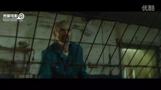 医生示范身体乳