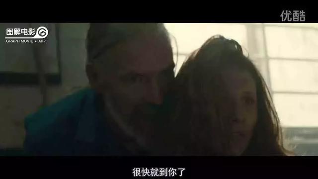 医生示范身体乳