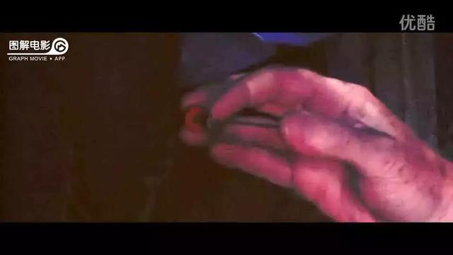 医生示范身体乳