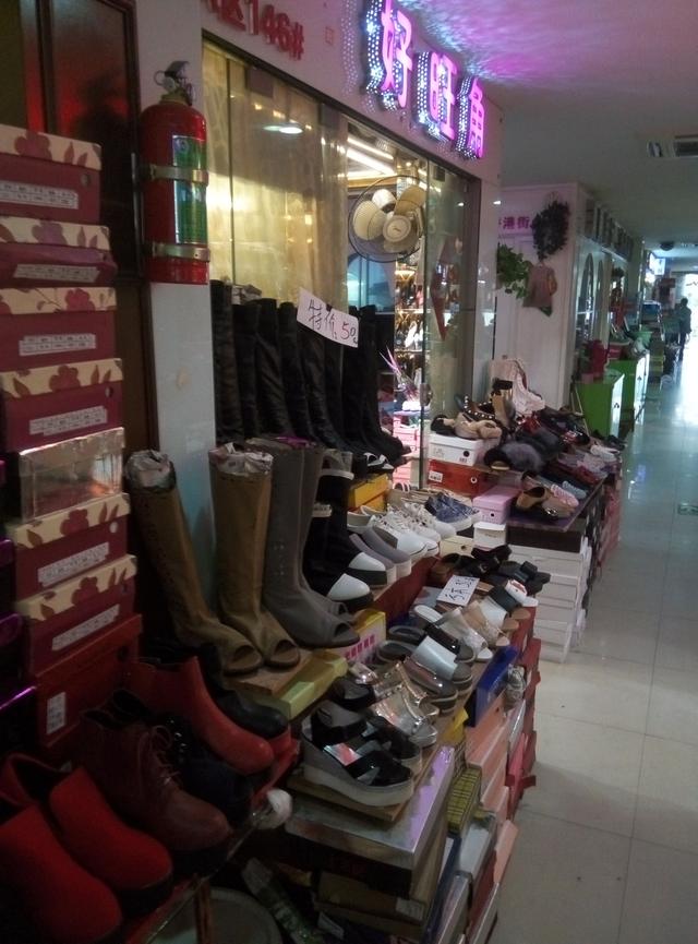 周末闲游杭州东站服装市场