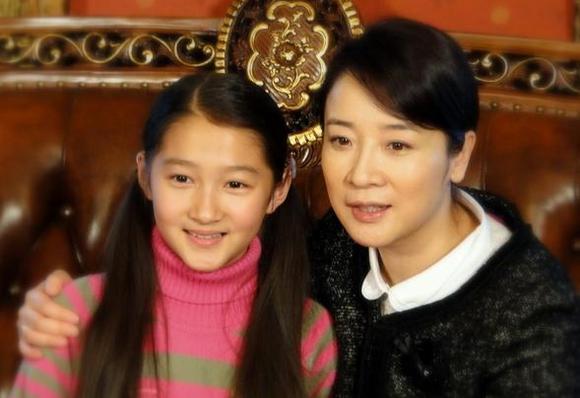 陈小艺母亲:“购物狂”陈小艺：从“外来妹”到“母亲专业户”
