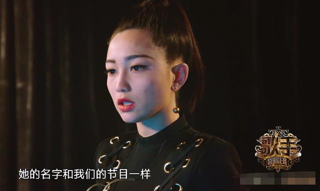 听到人家唱歌就起鸡皮疙瘩