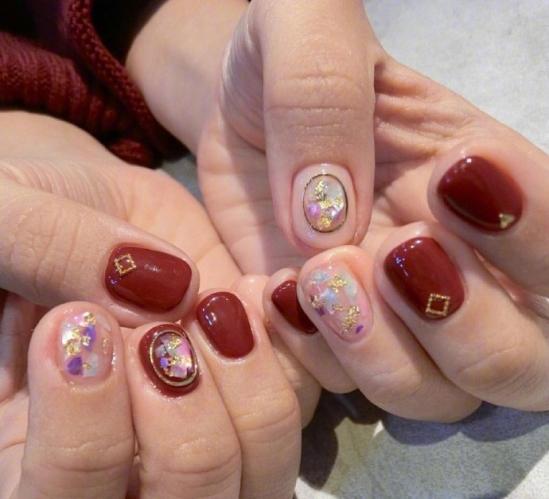 2022指甲最流行的款式新年美甲(2021新年美甲的 流行款式)-锐牛沃德