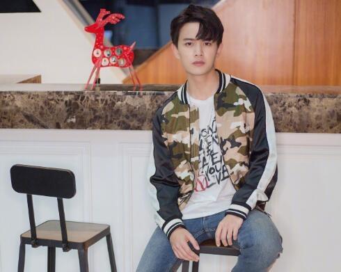 任嘉伦微博公布QQ(任嘉伦微博直播回放)