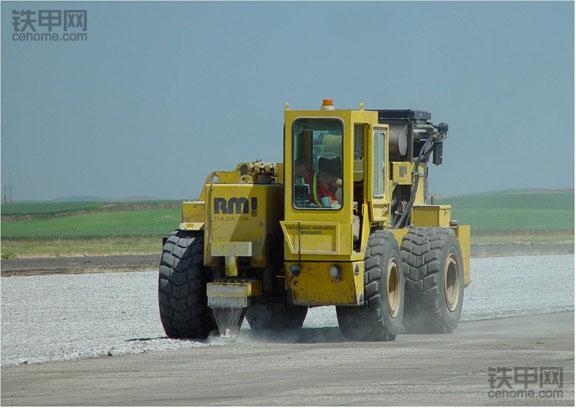 道路破碎机效果怎么样_旧水泥路面破碎机