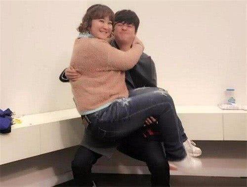 「记者曝光」贾玲真实体重(贾玲真实体重身高)