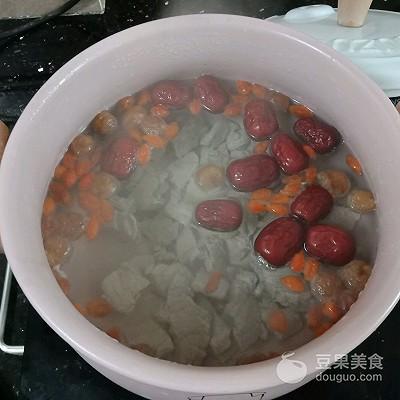 瘦肉炖什么补血？