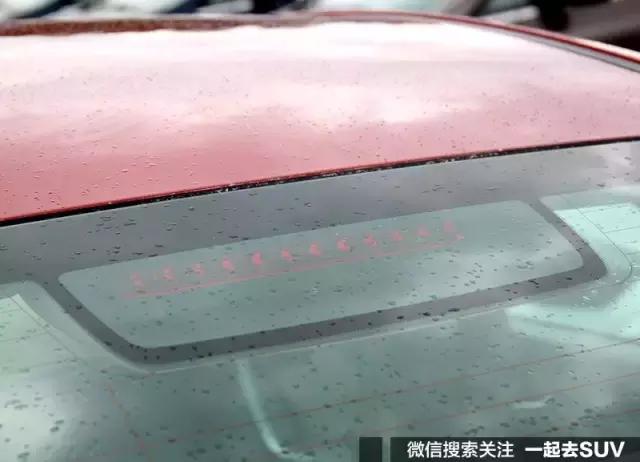 后挡风玻璃led显示屏(挡风玻璃led屏评测)