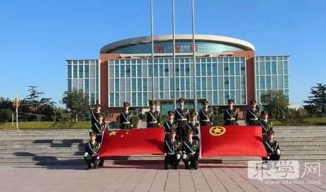 迎祖国六九华诞展工程学子风姿