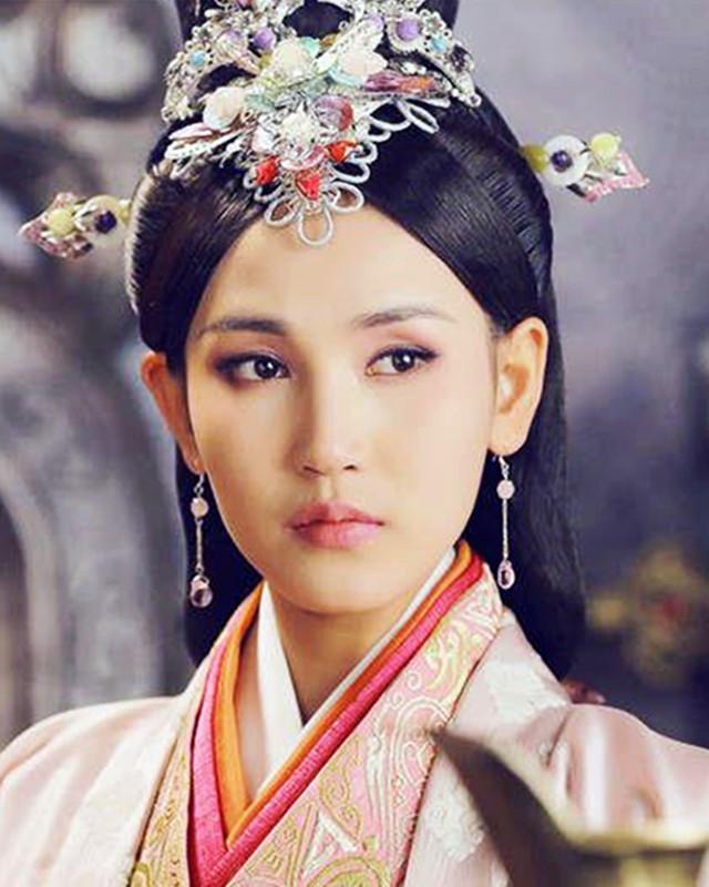 曾宁馨,饰演田姬.吴恙,饰演浴兰.