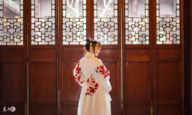她从出生起就身怀系统「犹如身在蒸笼是什么修辞手法」