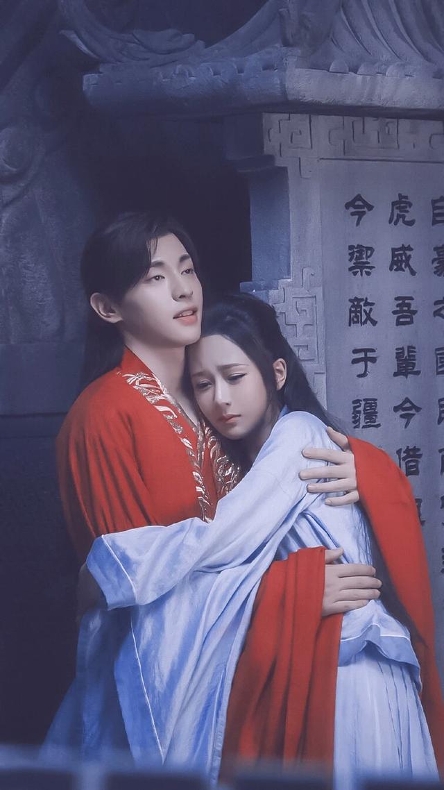 邓伦的“致富之路”，和他背后的3个女人