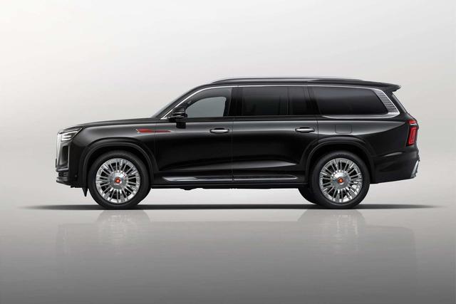 4.0T V8+8AT+四驱，5.7米的红旗LS7配不配叫“国产库里南”？
