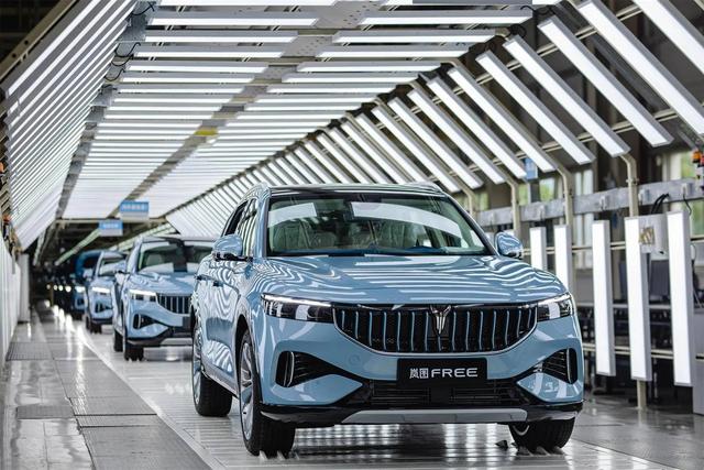 东风高端MPV曝光 纯电/增程可选 搭黑科技电池组