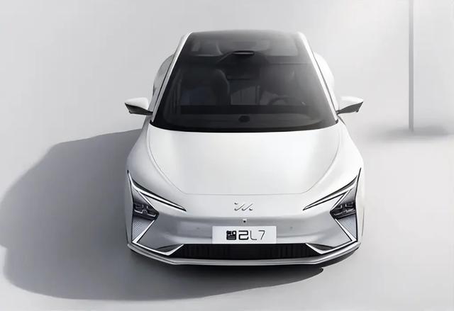 智己L7： 原来它的真实定位是这样的？