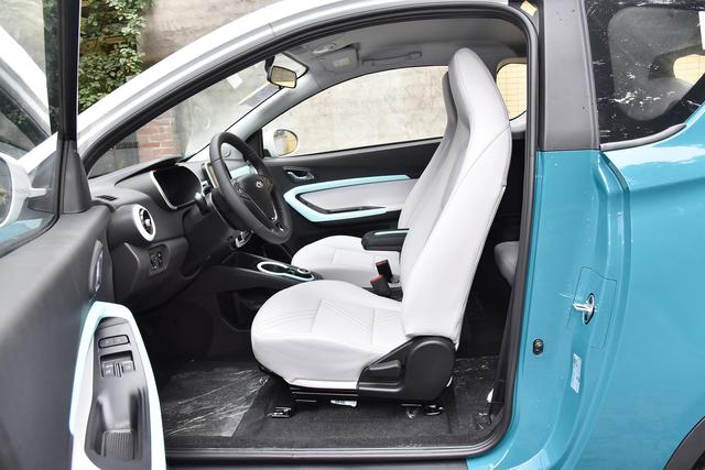 小蚂蚁：3门4座两厢车，续航301km，外观讨喜