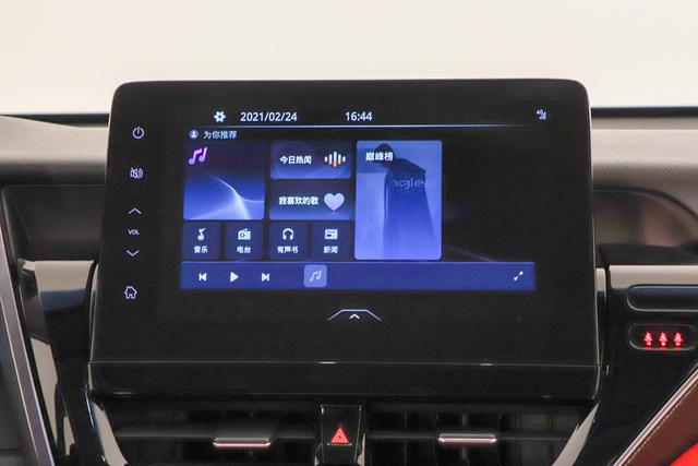 凯美瑞：外观好看，内饰有质感，搭载2.5L+E-CVT，适合家用